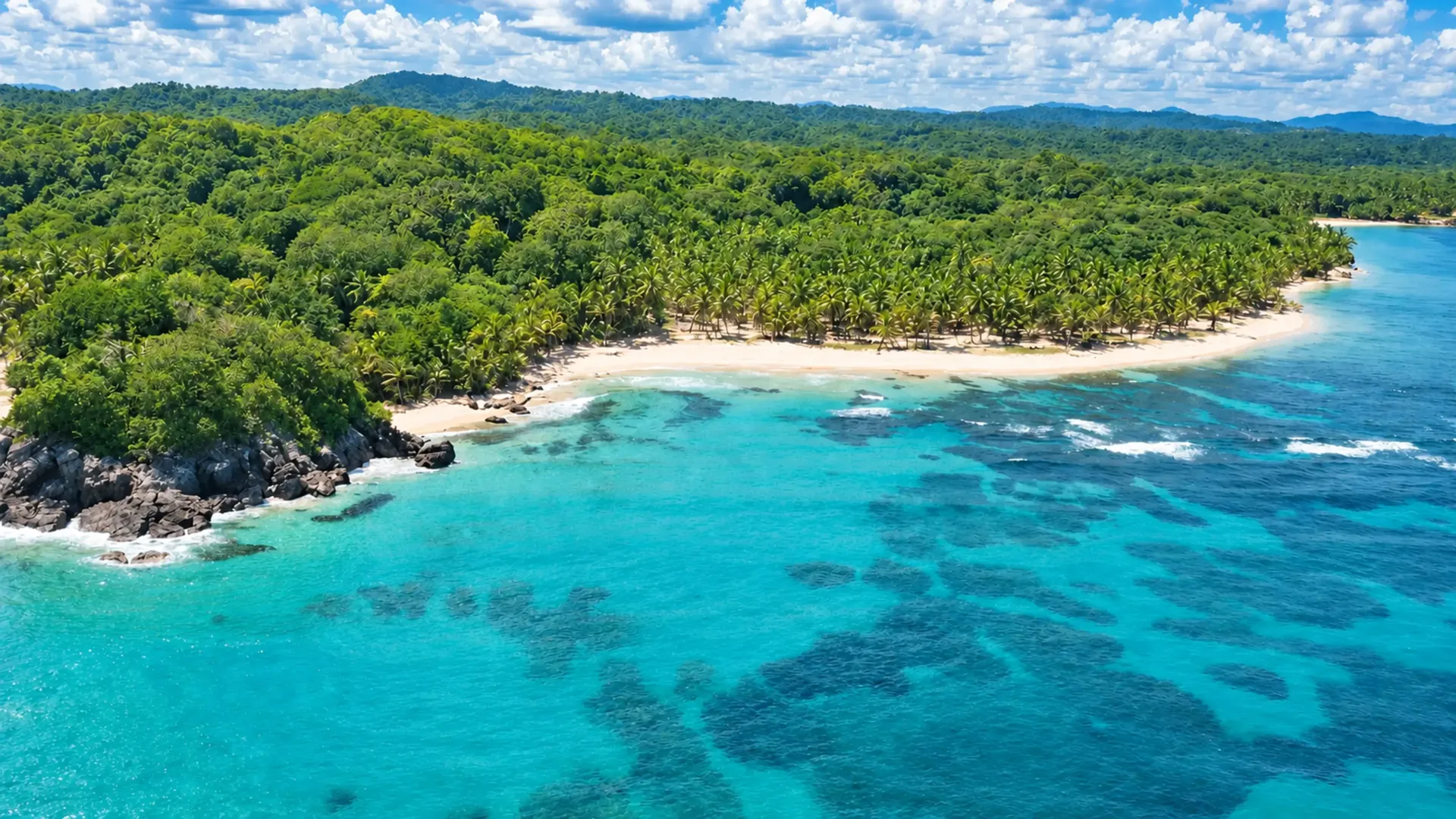 Caribbean shoreline and rainforest at Confín del Mundo, Cocuyé