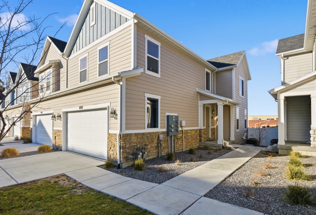 8252 W Cascade View Way S