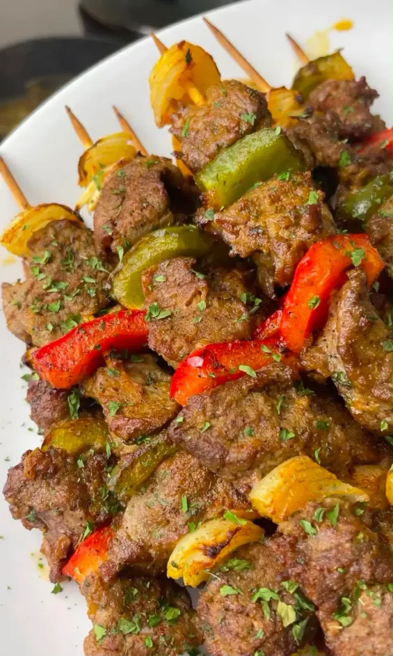 Brochettes et plats grillés africains
