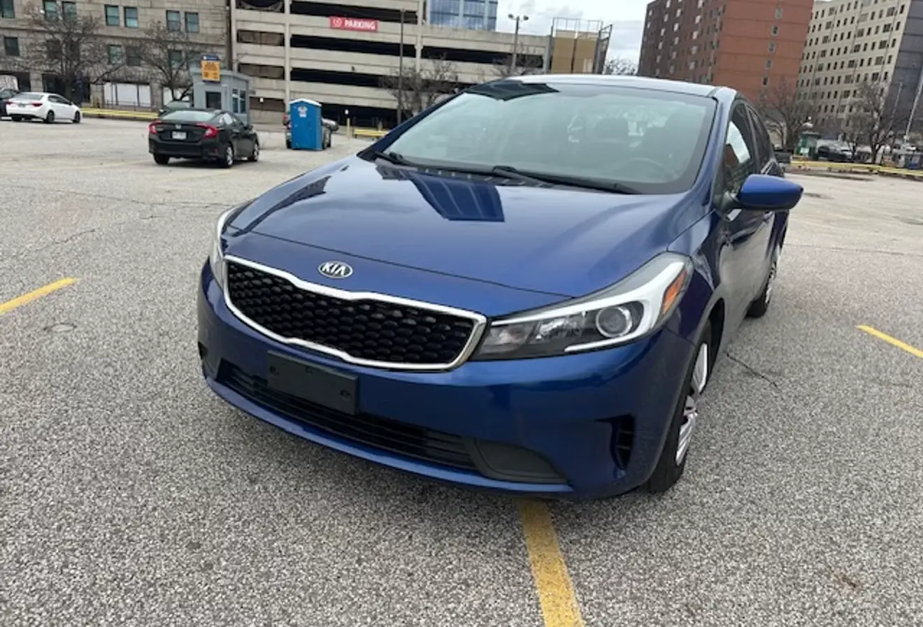 Kia Forte side