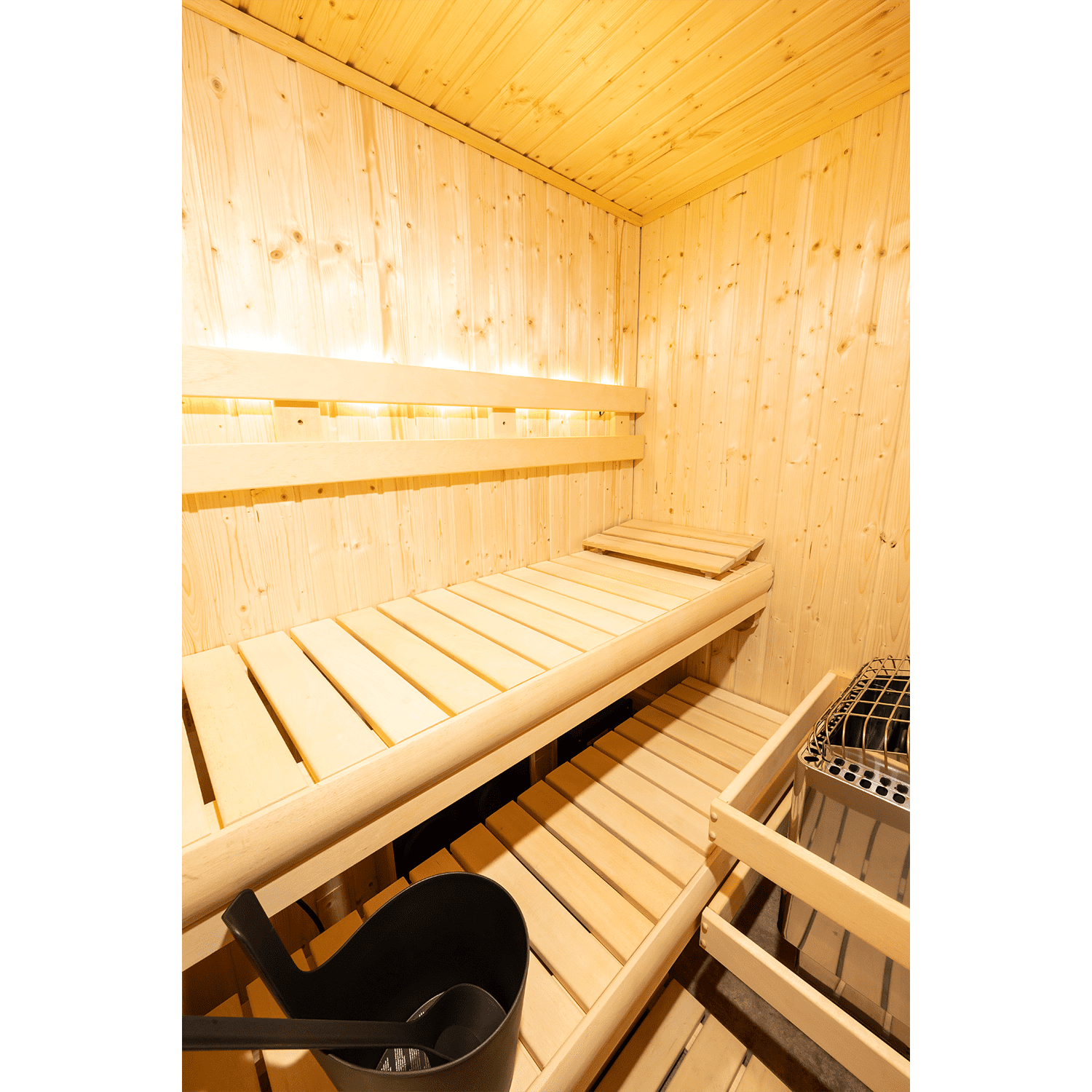 Finnleo NorthStar Outdoor 4x6 sauna, view 3