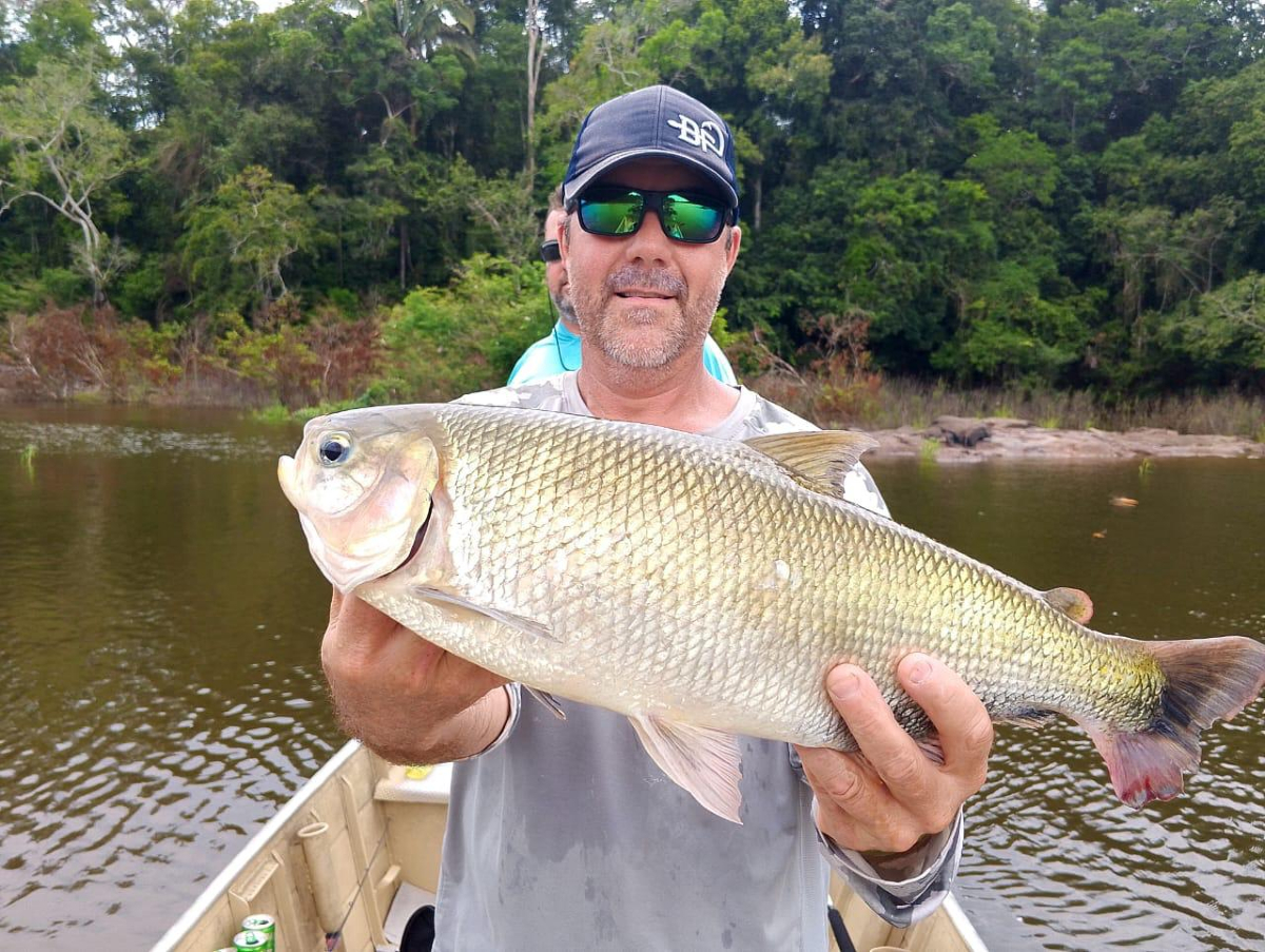 jaturana fishing in the amazon