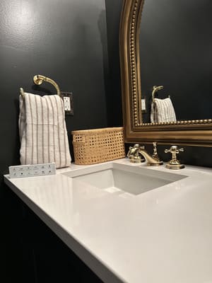 {{ custom_values.service_3 }} in {{custom_values.area_3})