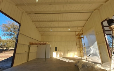 Closed cell spray foam insulation on metal building for moisture resistance in Texas climate