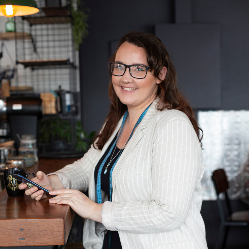 Andi Bowen - Dressmaker and sewing teacher with Bespoke Stitchery