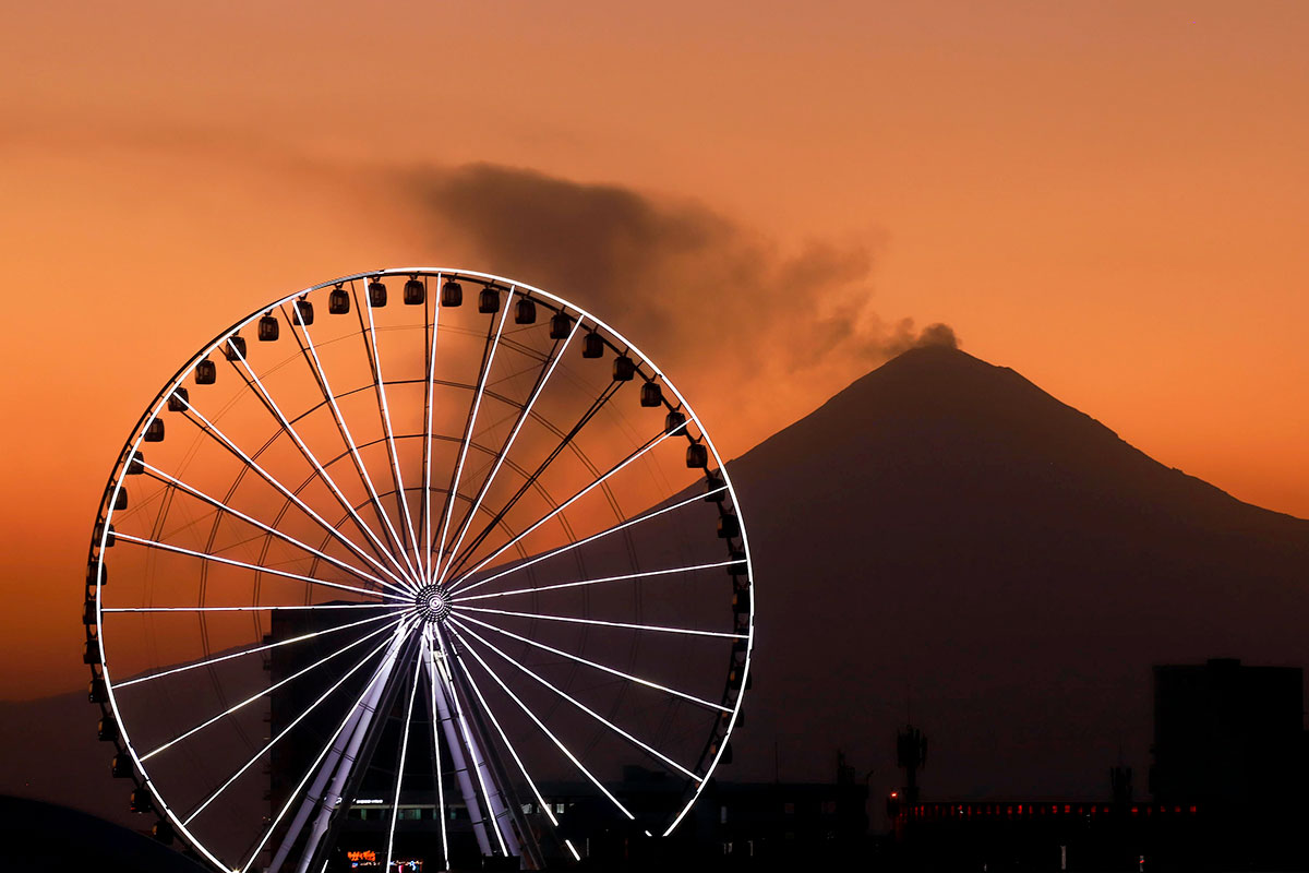 Estrella de Puebla iluminada al atardecer
