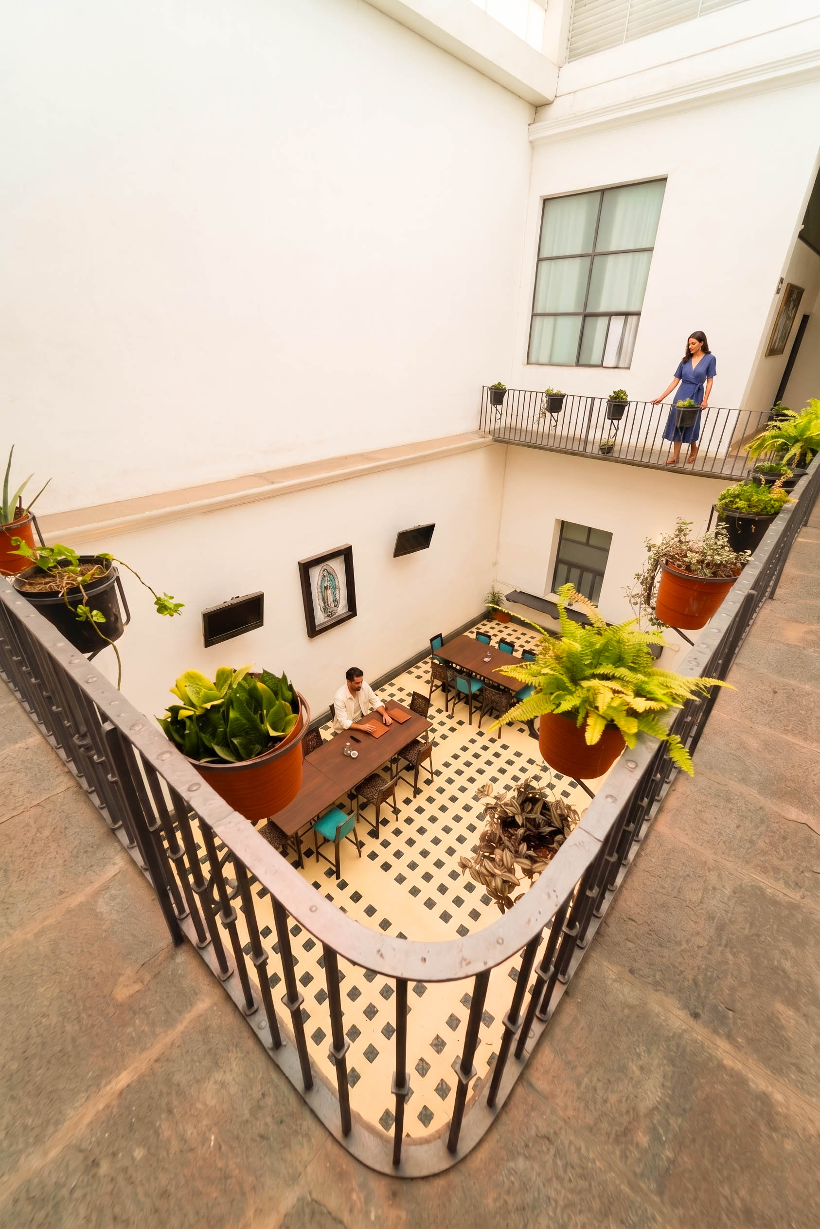 Fotografía de muestra de un hotel con alberca