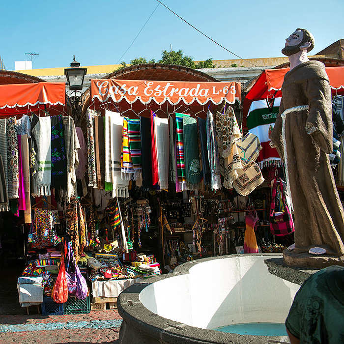Detalles de productos tradicionales en El Parián