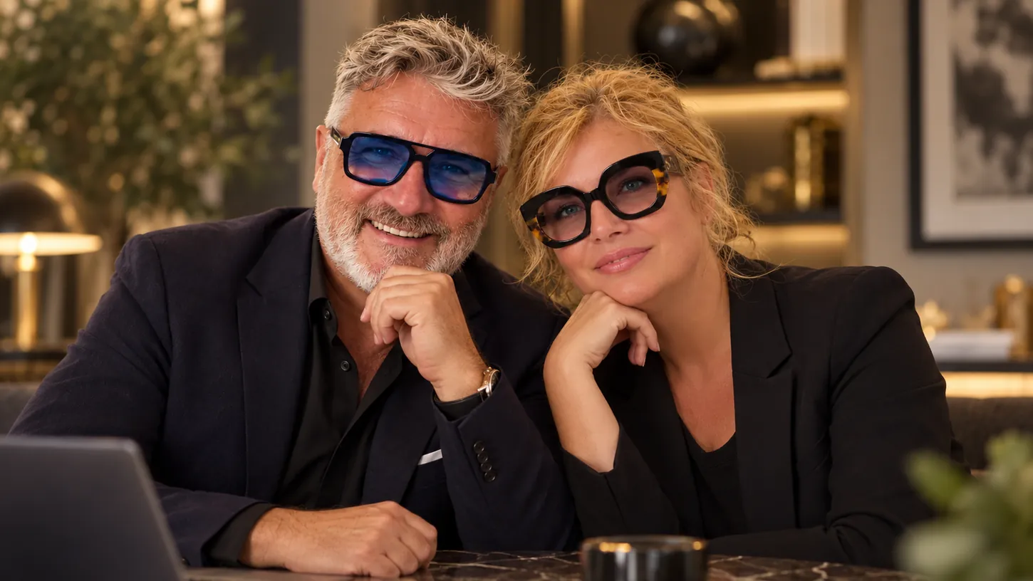 Didier et Sylvie Heitz réunis à une table, dans un intérieur chaleureux.