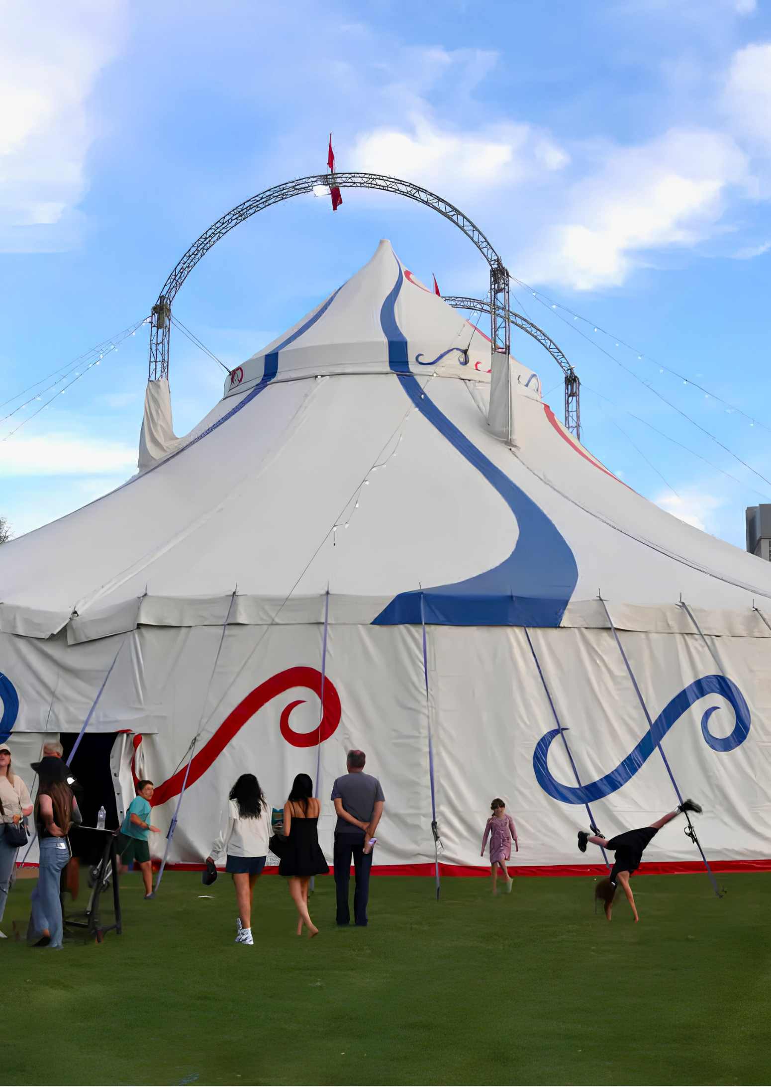 Cirque de France — The Big Top