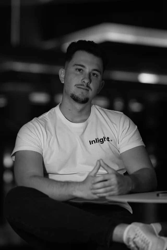 Presentador de InLight