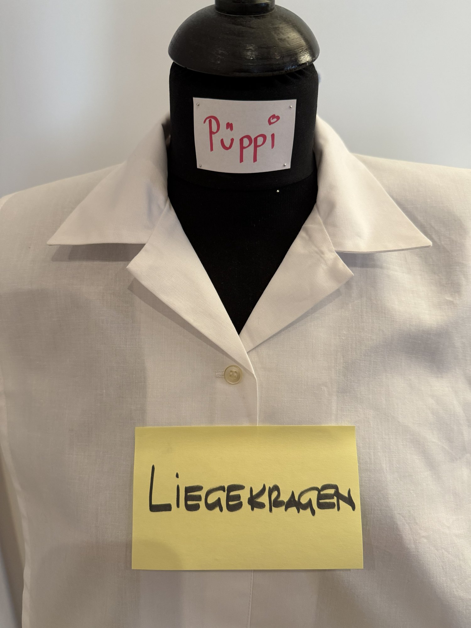 Liegekragen, genäht auf der Schneiderpuppe
