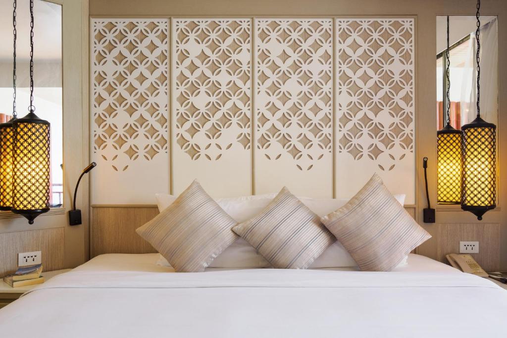 Thailand curated stay visual