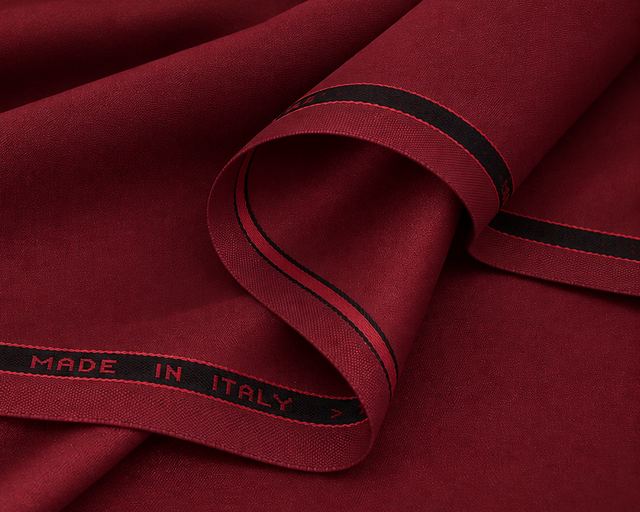 Bordeaux cool wool with its Made in Italy selvedge