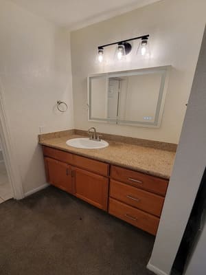 {{ custom_values.service_4 }} in {{custom_values.area_7})