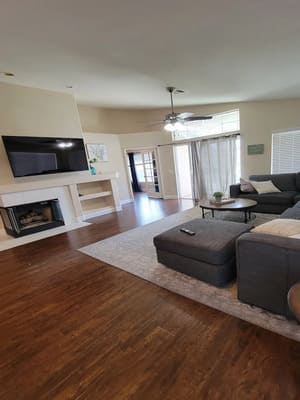 {{ custom_values.service_1 }} in {{custom_values.area_7})