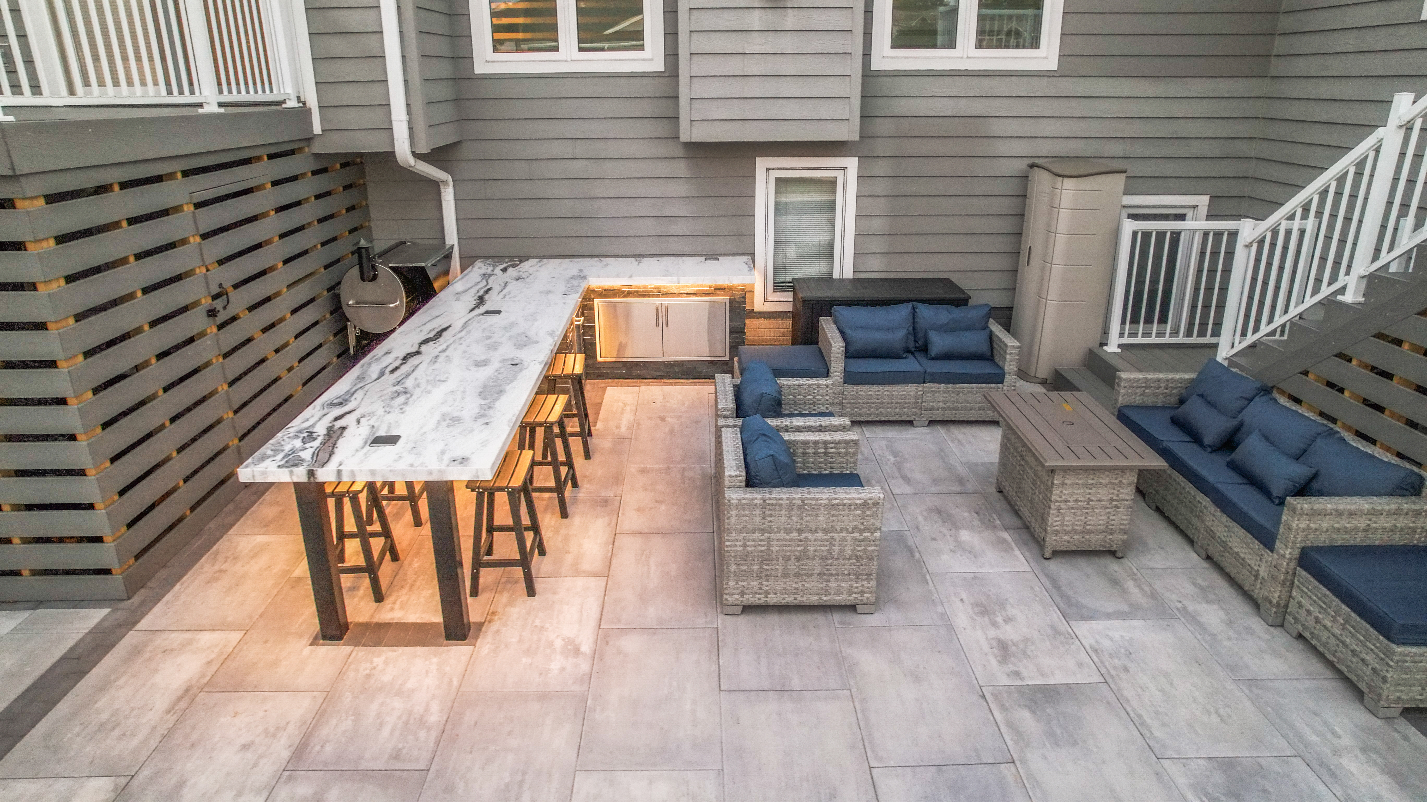 Estate Marble Bar & Outdoor Kitchen Lounge