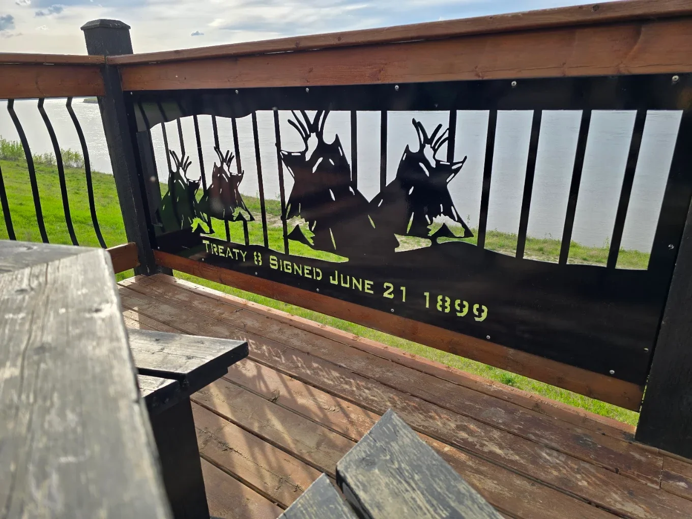 View from the riverside deck tables looking out over the Peace River in Fort Vermilion