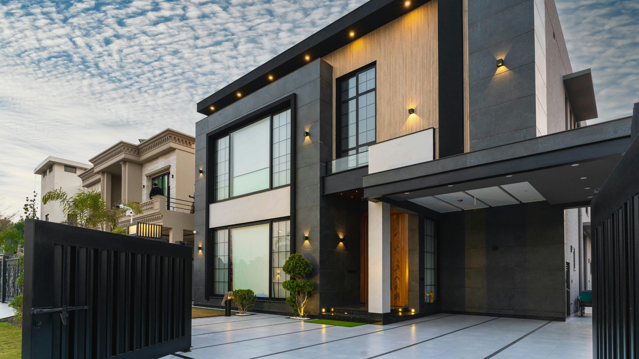 A luxurious Mediterranean-style home in South Florida, showcasing the type of high-end property often handled in probate sales. A luxurious Mediterranean-style home in South Florida, showcasing the type of high-end property often handled in probate sales.