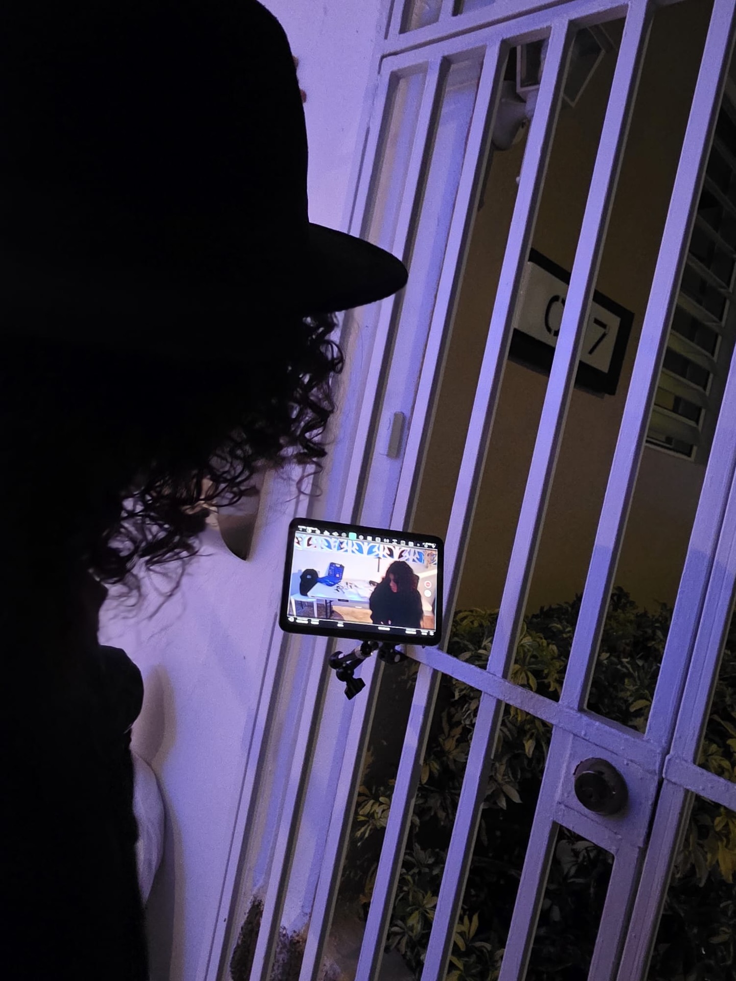 Behind the scenes 2
