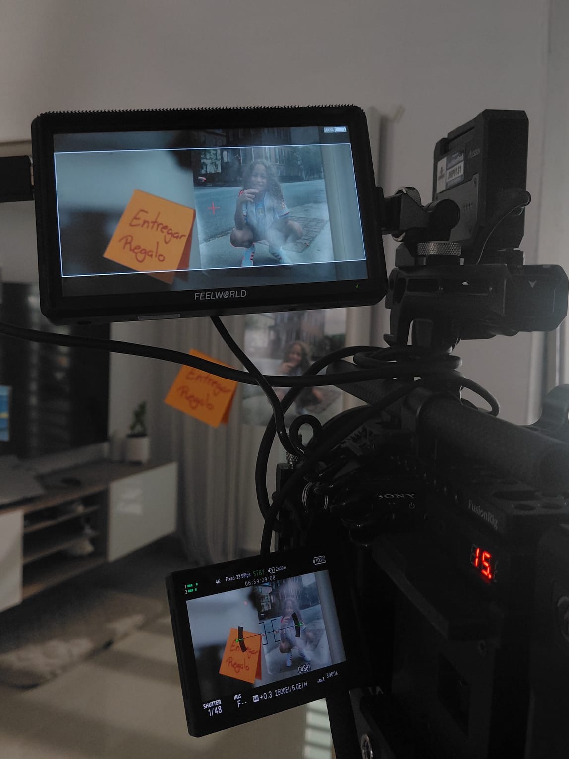 Behind the scenes 24