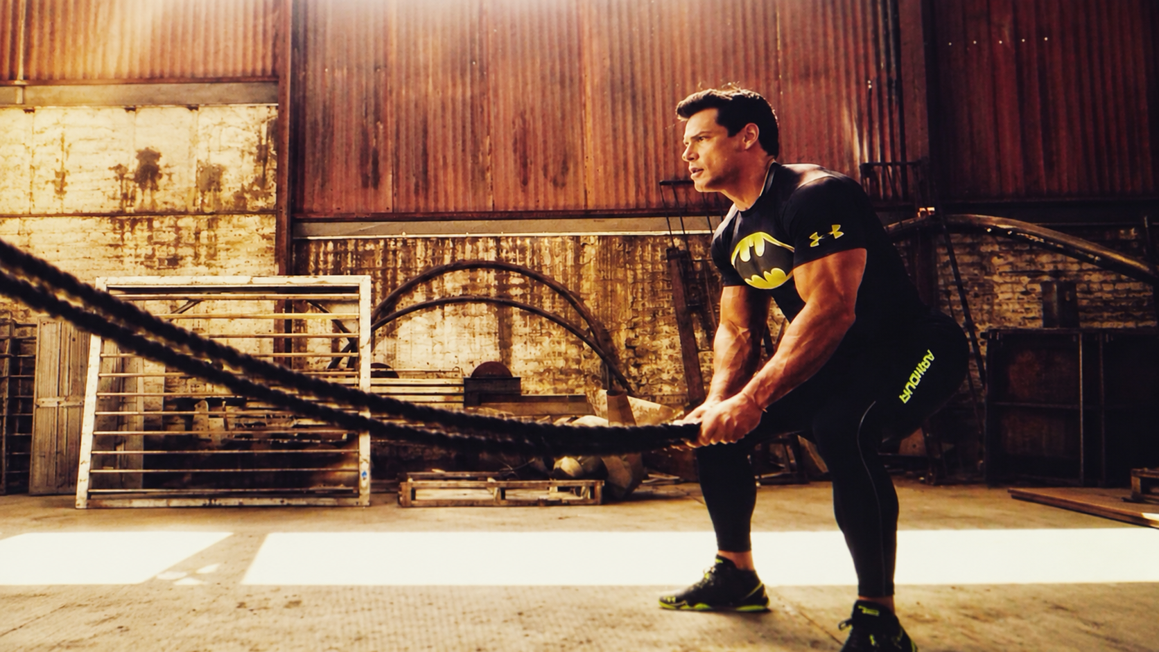 Cristián de la Fuente entrenando con cuerdas de batalla