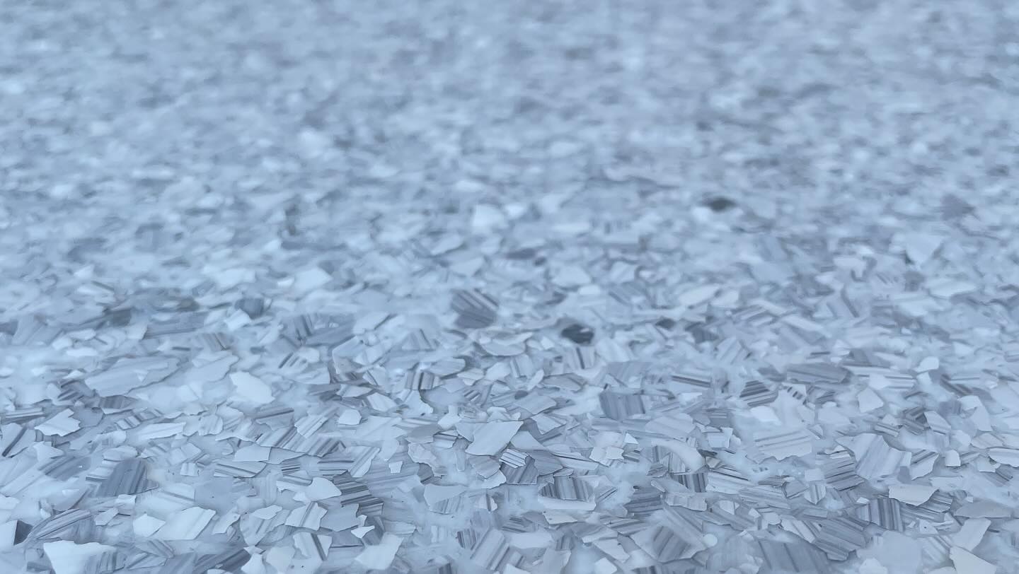 Flake Floor — Garage Gym