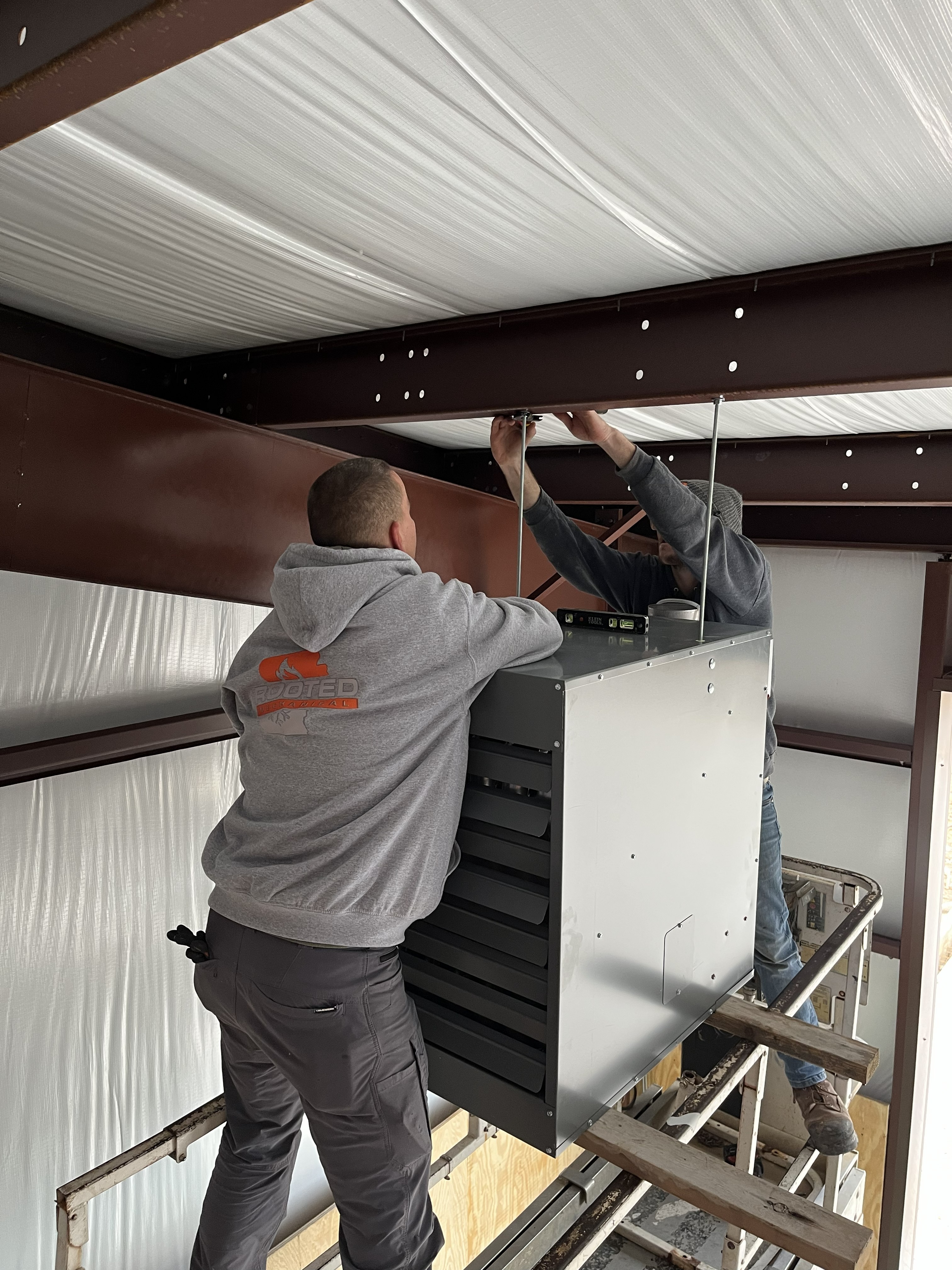 Commercial HVAC installation technicians working in Pea Ridge Arkansas