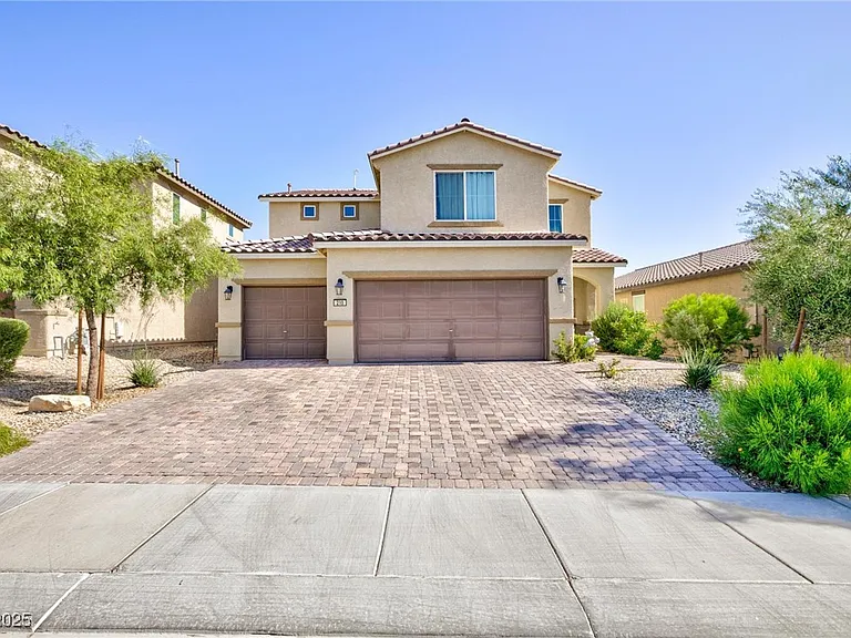 210 Red Sandstone, Aliante