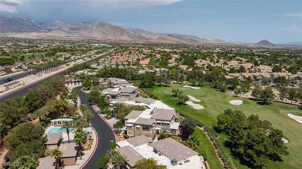Vista Greens / Centennial Hills — family-friendly community