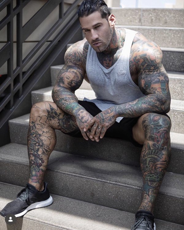 Athletic apparel gym shoot