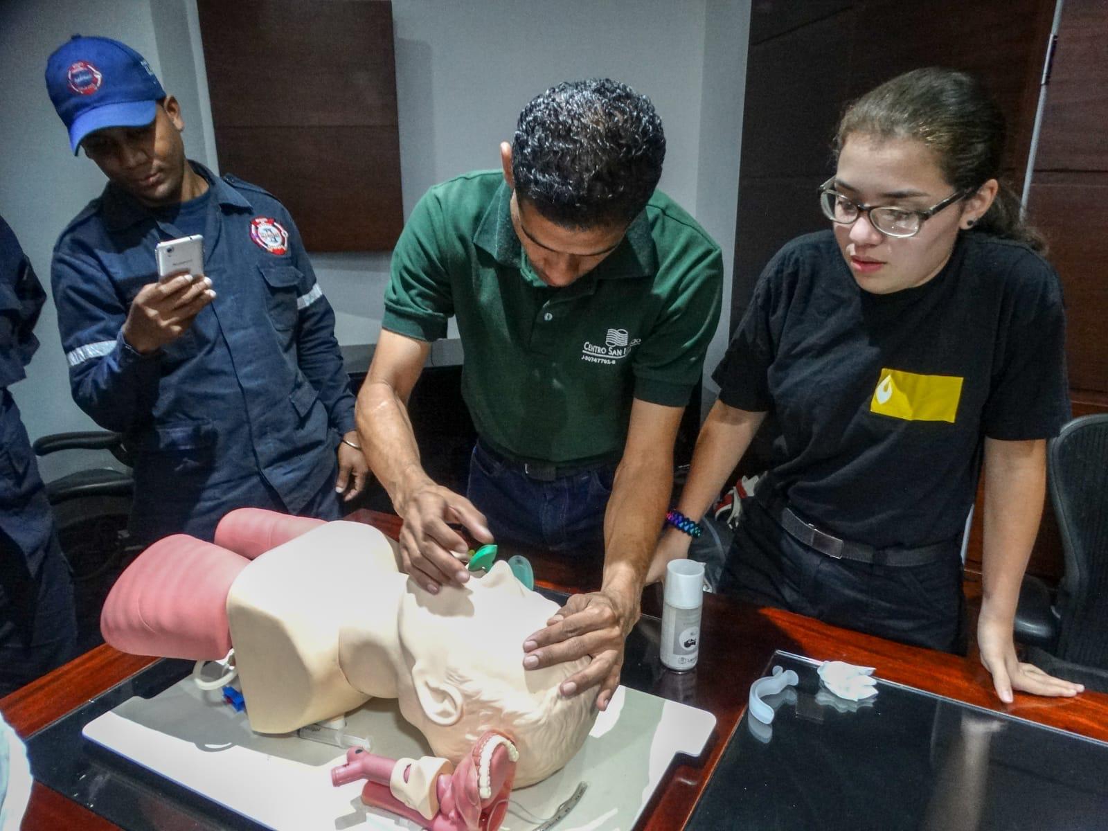 Bomberos UCV in action