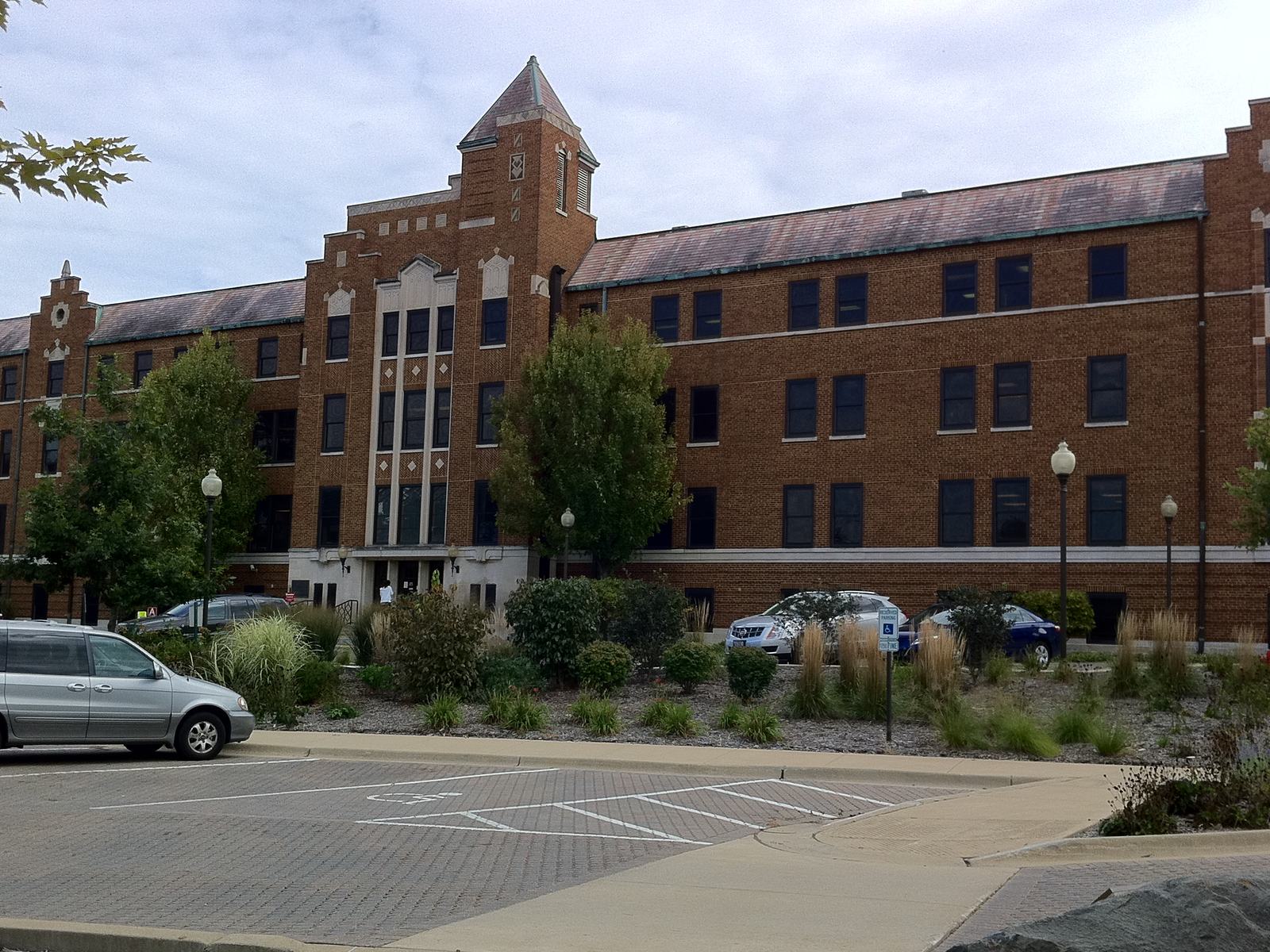 Brick Kane County Government Center building in Geneva, Illinois, with landscaping in front