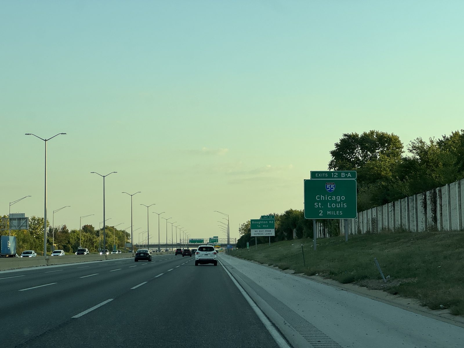 Interstate 355 passing through Woodridge, Illinois