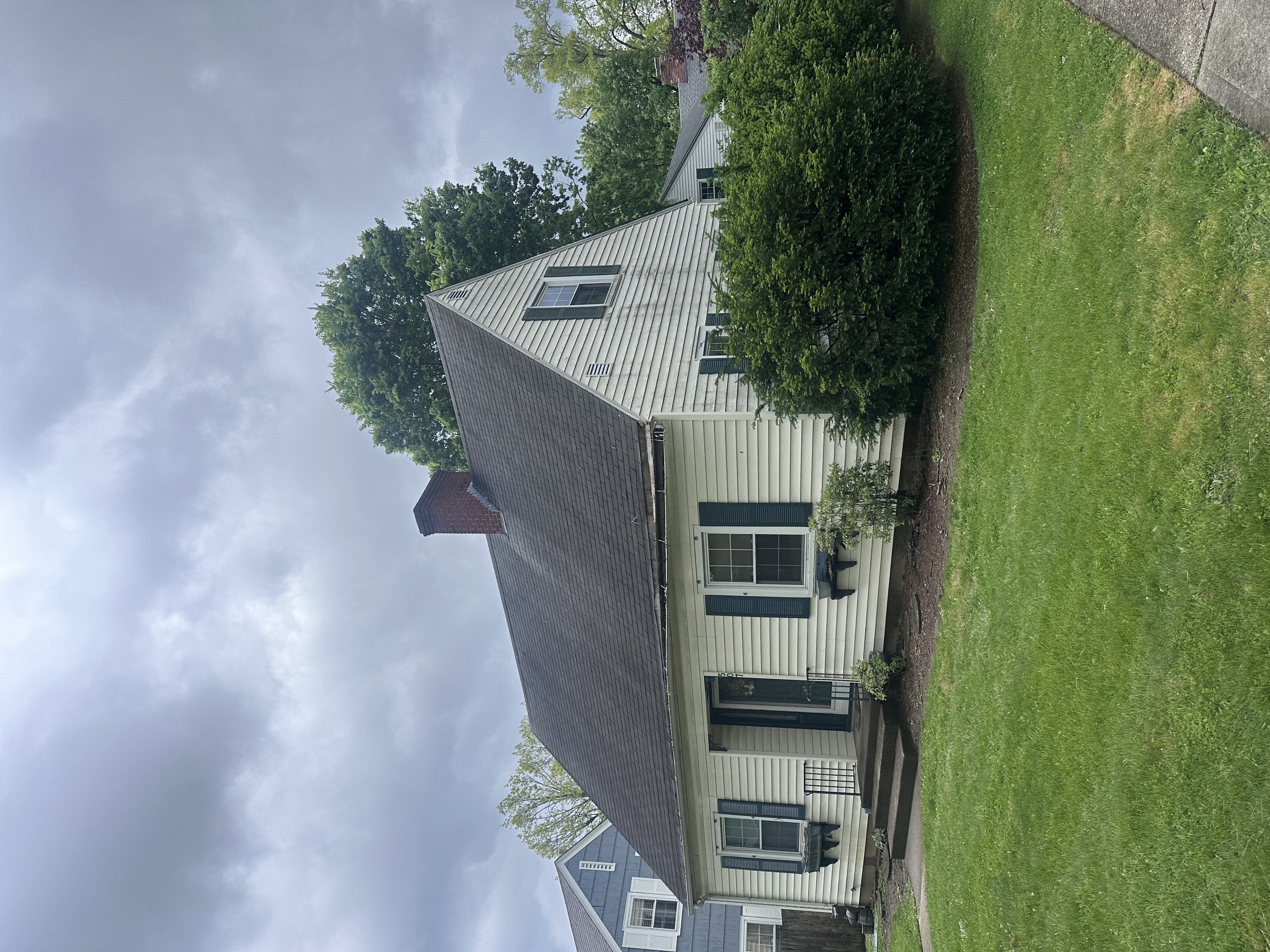 Cincinnati home with new windows — LB Roofing project
