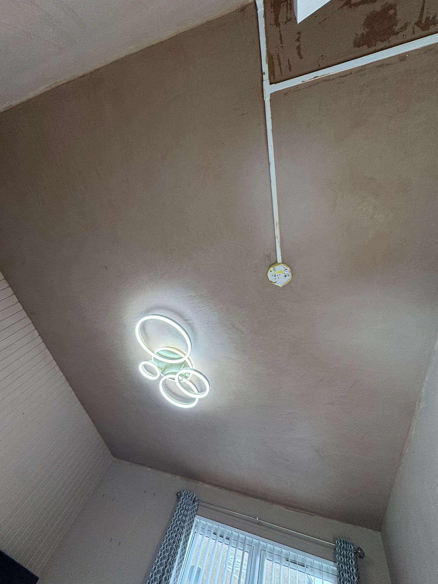 Clean ceiling skim with coving detail, CTL Plastering Linlithgow