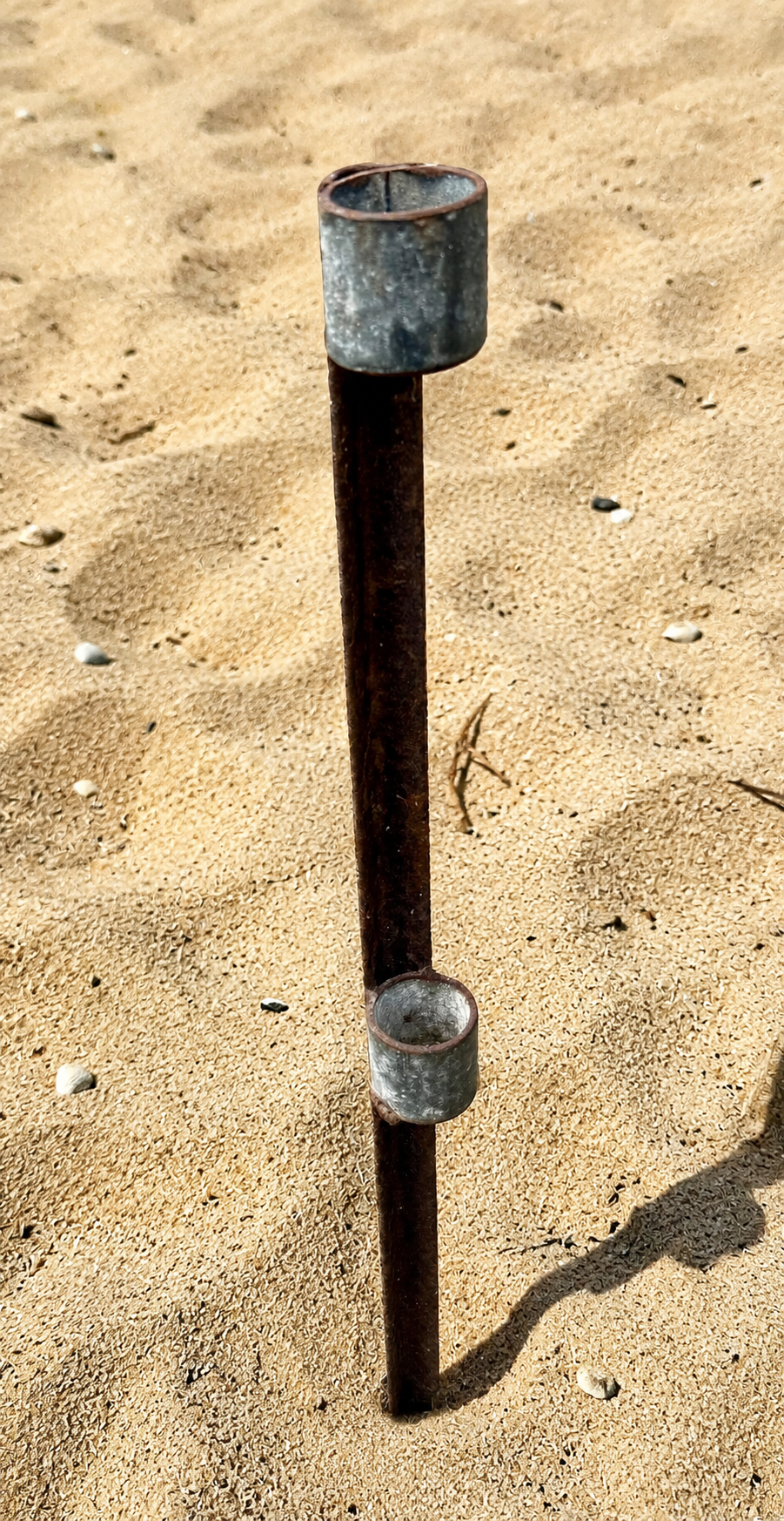 Rusty rod holder