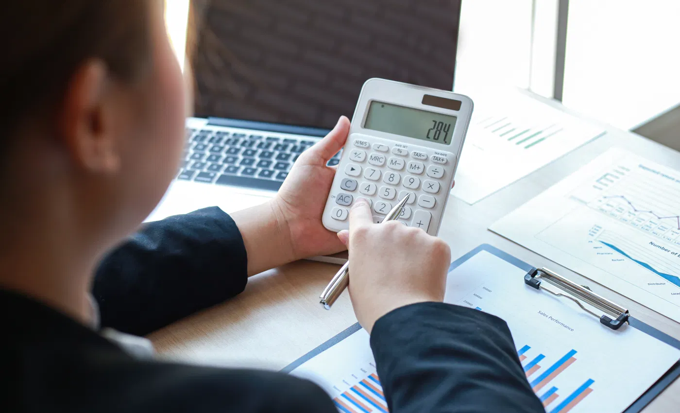 Calculating the real cost of a guaranteed cash offer
