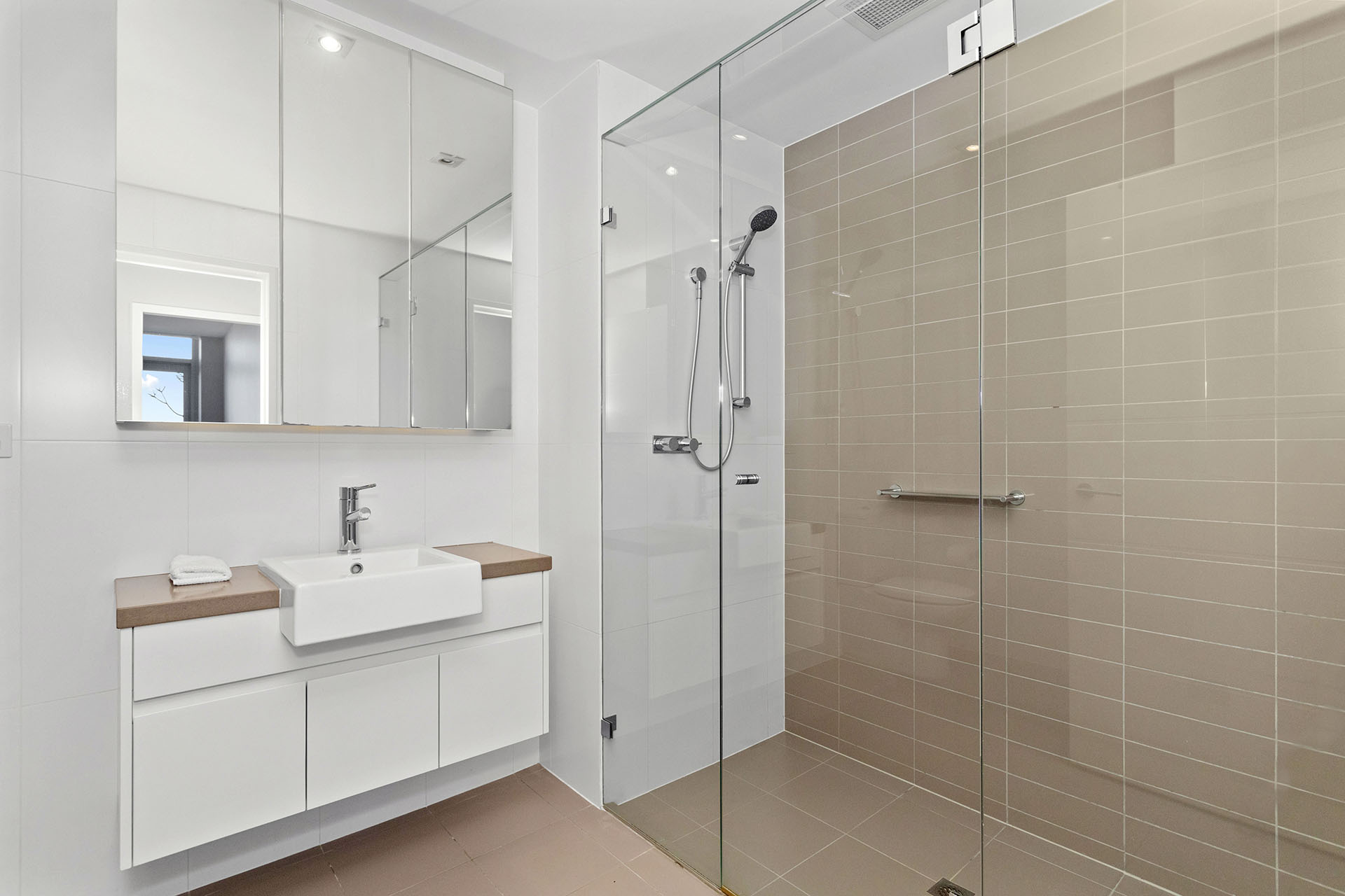 411/2 Bovell Lane, Claremont Bathroom 2