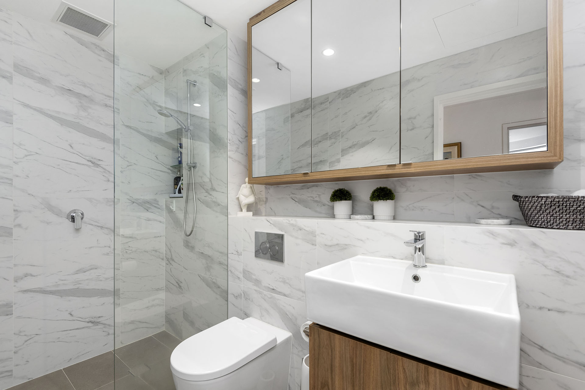 605/74 Price Street Subiaco Bathroom 2