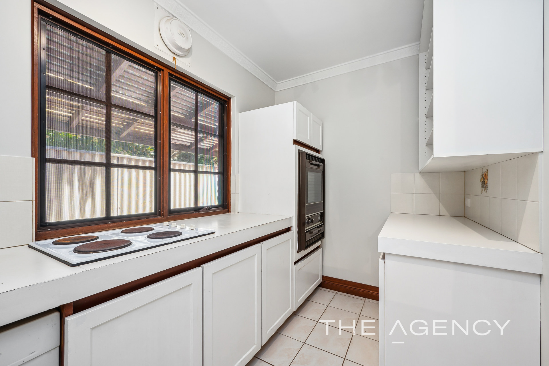 1/24 Salvado Street, Cottesloe WA 6011 Kitchen