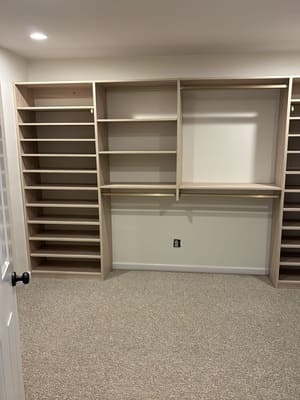 Customs Closets in Alpharetta, GA