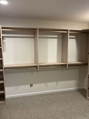 {{ custom_values.service_4 }} in {{custom_values.area_6})