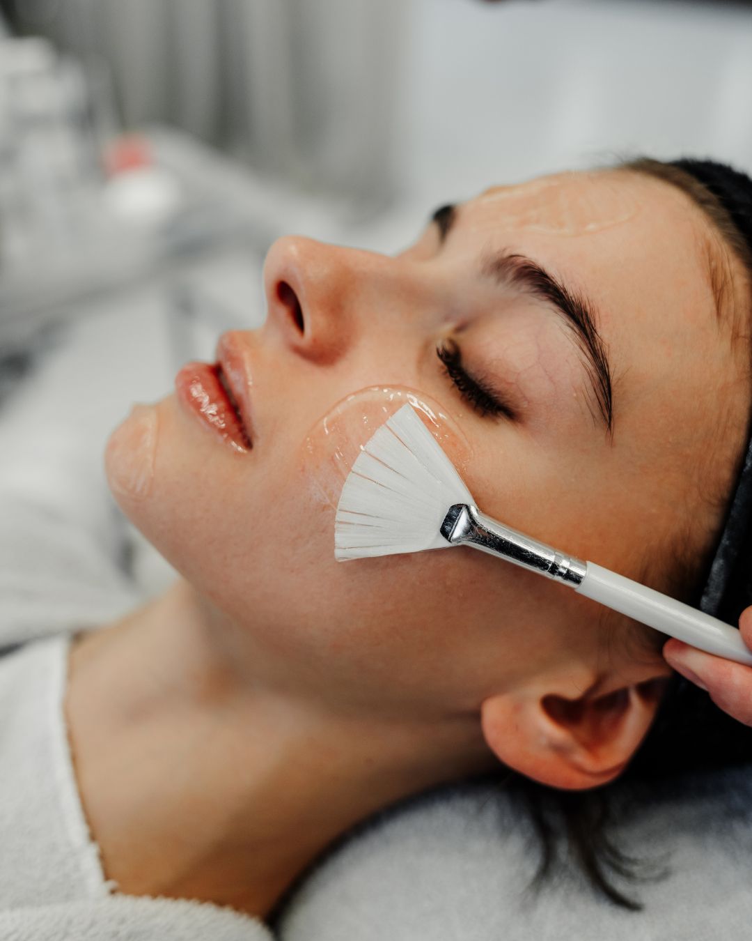 The Bombshell Basic facial