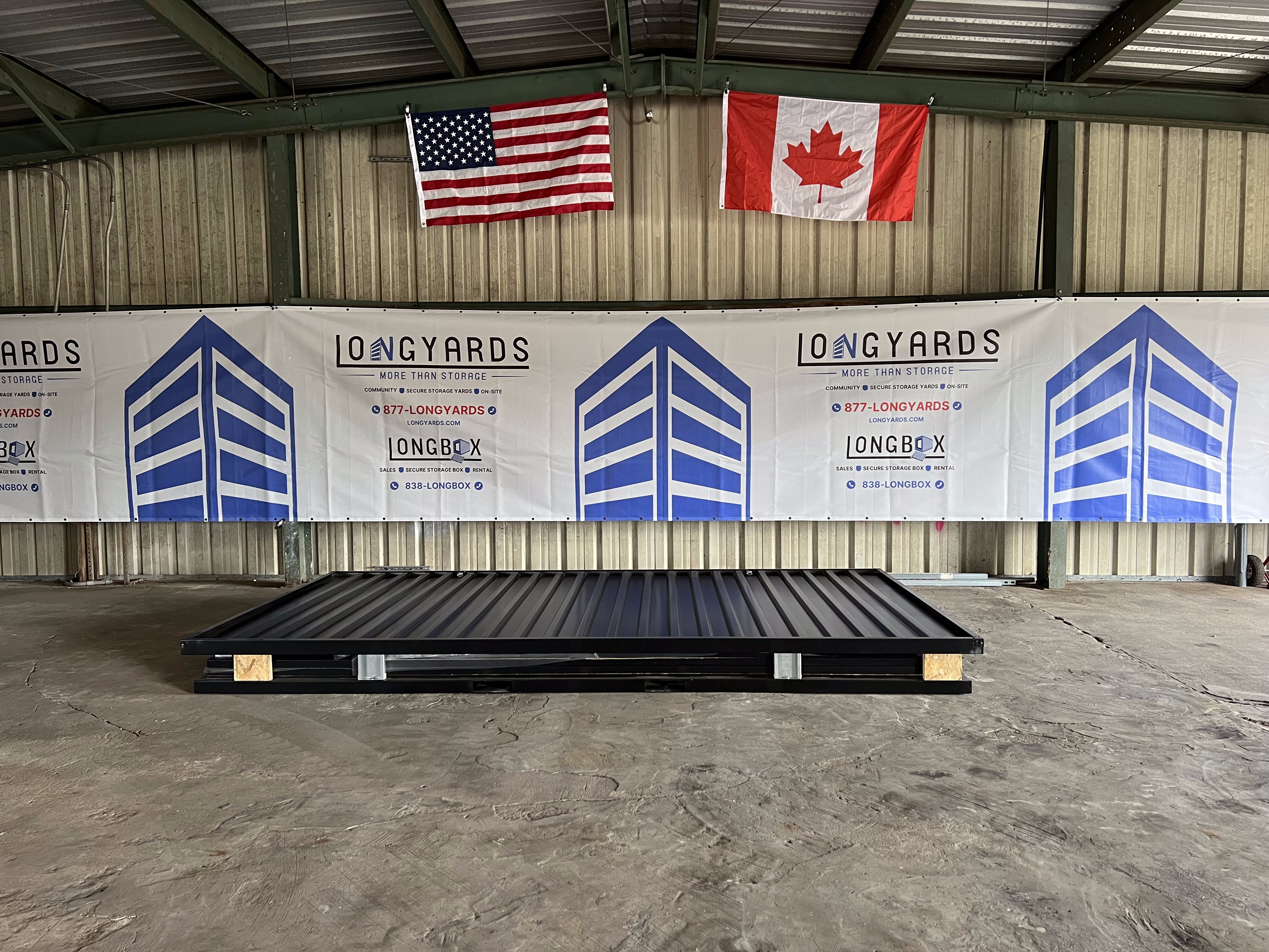 Longpodz pod flat-packed on the warehouse floor