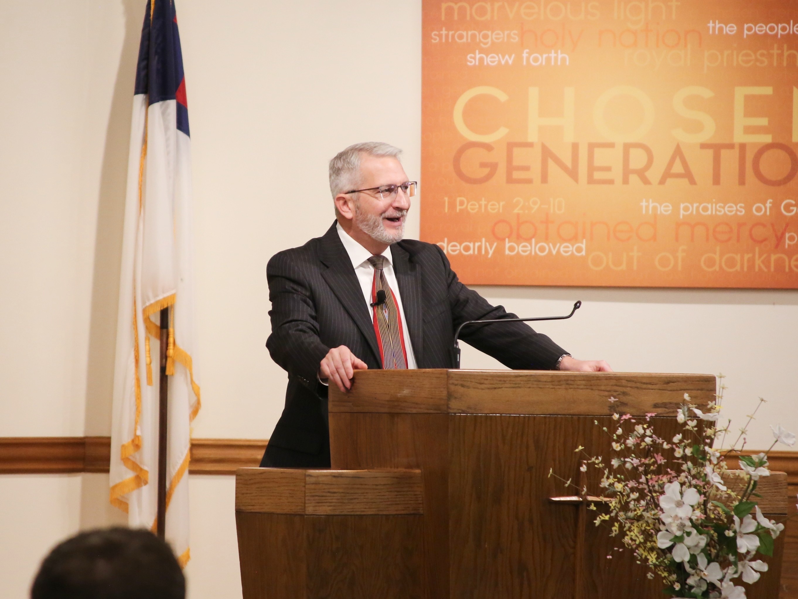 Dr. Steve Damron teaching at Independent Baptist Seminary