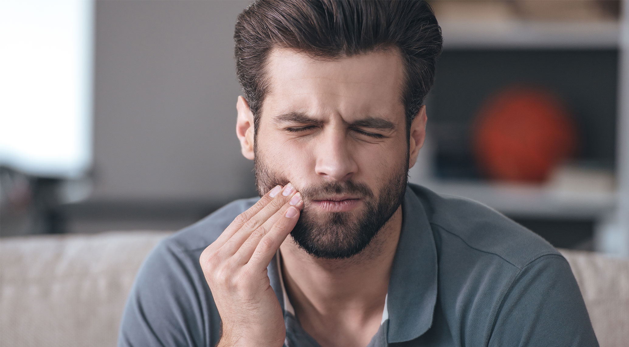 Woman with tooth pain