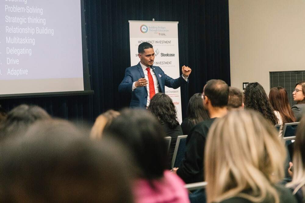 Ovi Vasquez at Corporate Summits