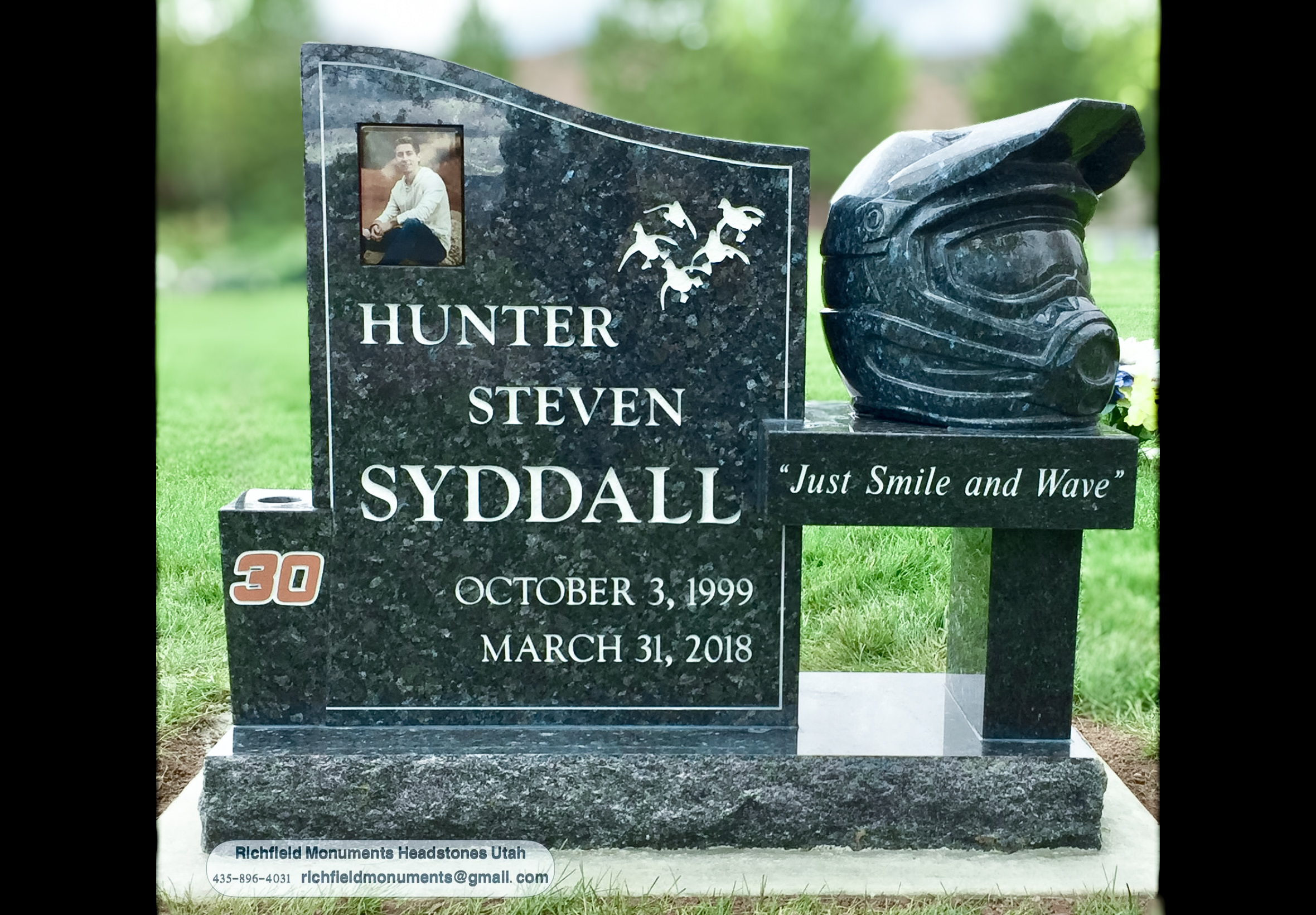 How to Choose a Headstone That Reflects a Loved One’s Personality How to Choose a Headstone That Reflects a Loved One’s Personality