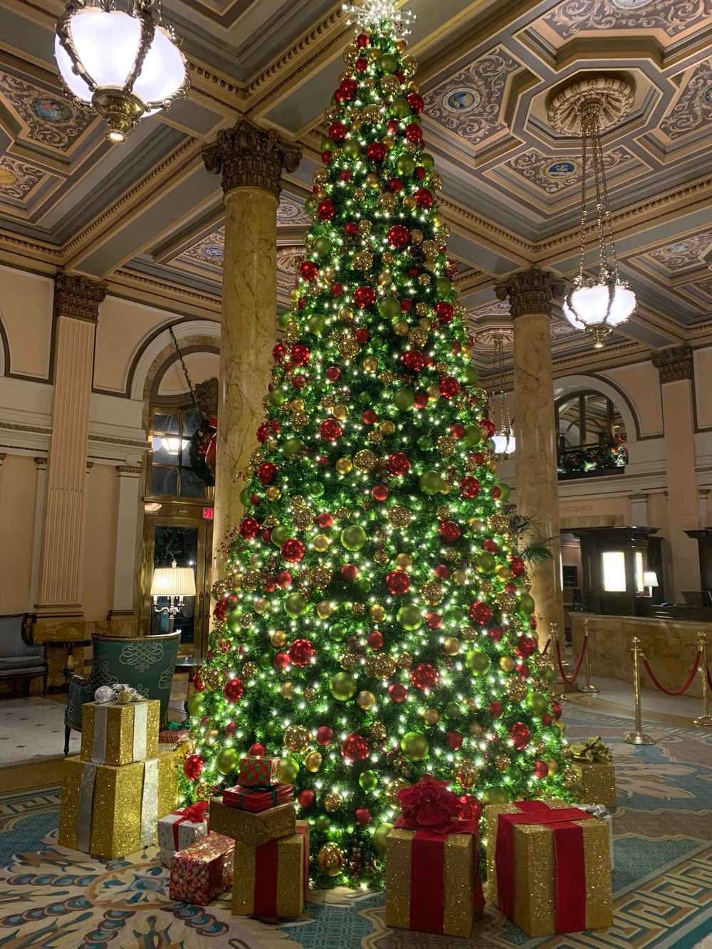 Custom holiday tree decorating